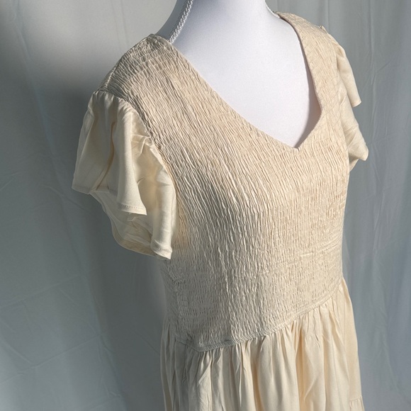 Elegant Cream Maxi Dress - Picture 3 of 4